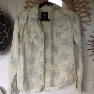 AE white and blue floral button down